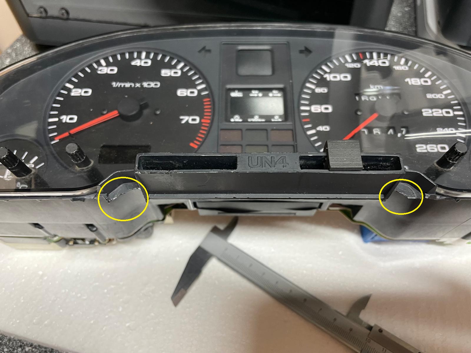 RG-006 Verstärkungsplatte Kombiinstrument
